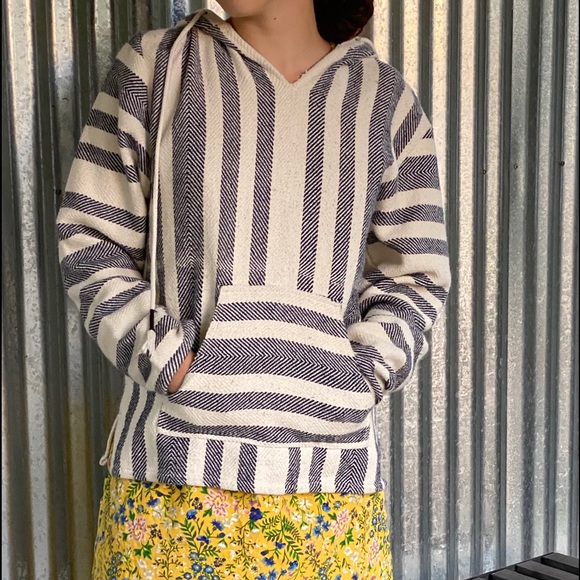 Cute beach poncho - Picture 2 of 2